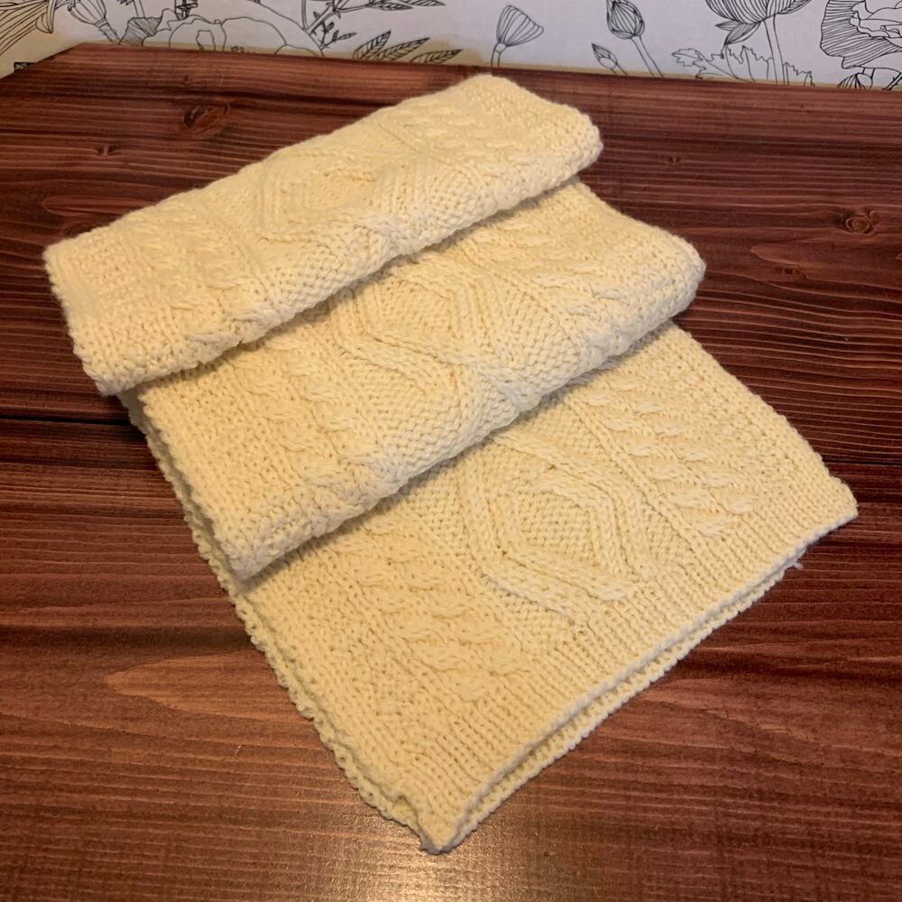 Unisex Donnelly Clan Virgin Wool Cream Rectangle Scarf OS EUC! - Picture 2 of 5